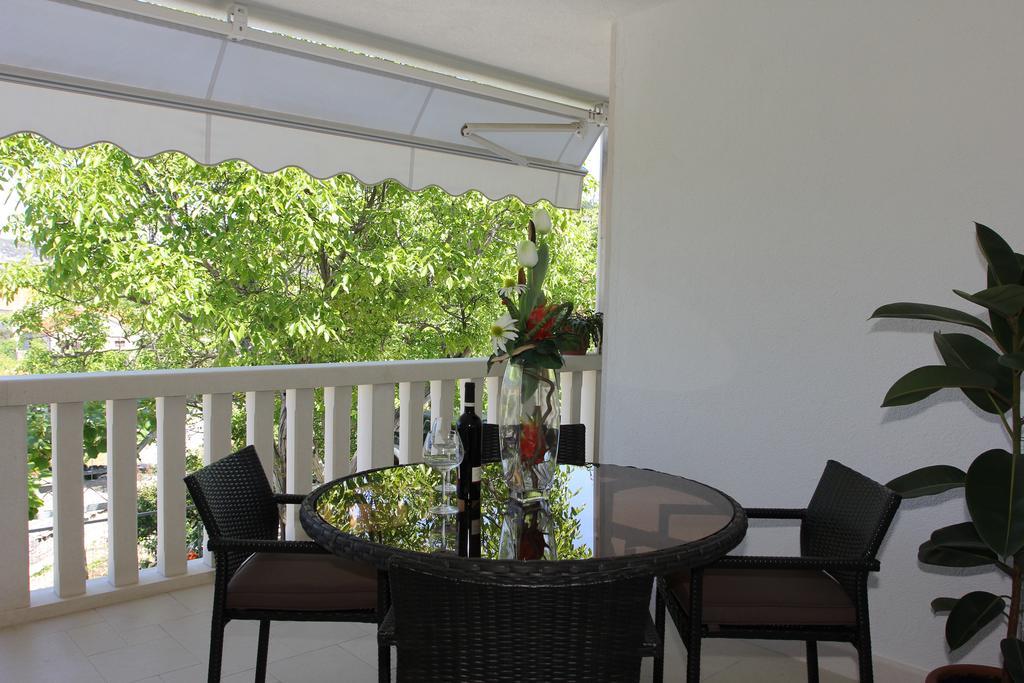 Holiday House Pine Tree Nerezisca Екстер'єр фото